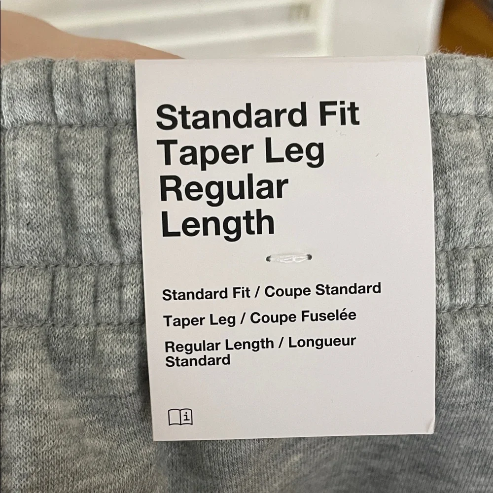 Nike Men's Light Gray Standard Fit Taper Length Joggers Size Large NWT - Picture 5 of 5